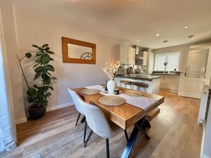 Photo 16- click for photo gallery